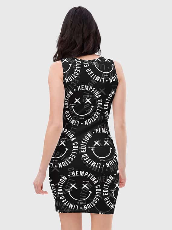 Fitted Dress Fake Smile Club - Black